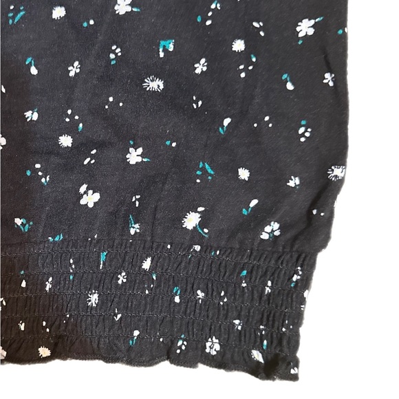 SO small black floral juniors top - Picture 2 of 2